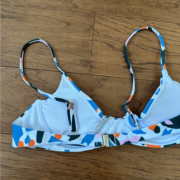 NWOT vibrant print underwire bikini top + high waisted cheeky bottoms set - Picture 12 of 13